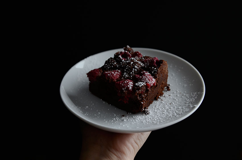 Raspberry and Chocolate cake | totallybydesign.com